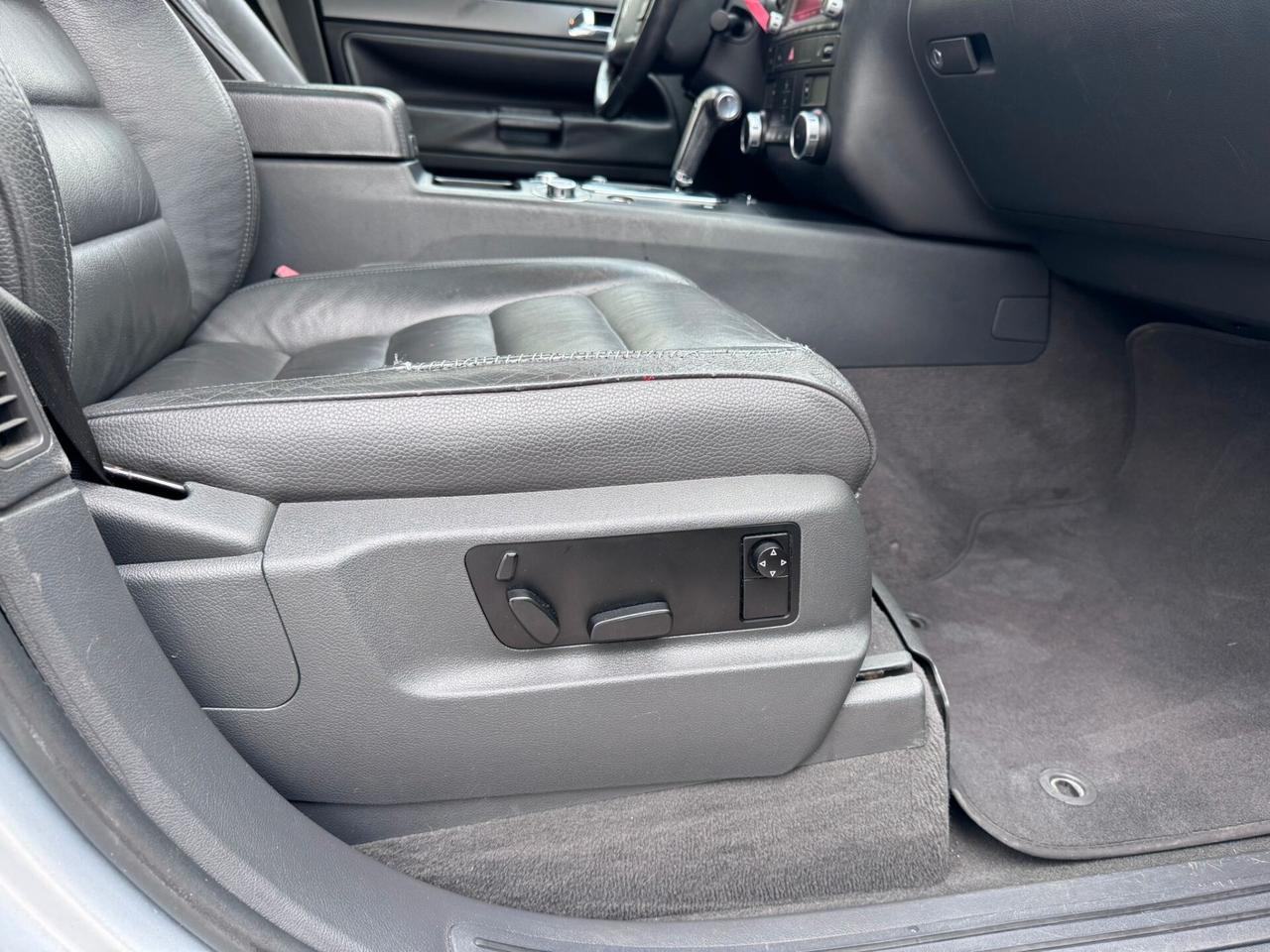 Volkswagen Touareg 3.0 V6 TDI DPF tiptronic