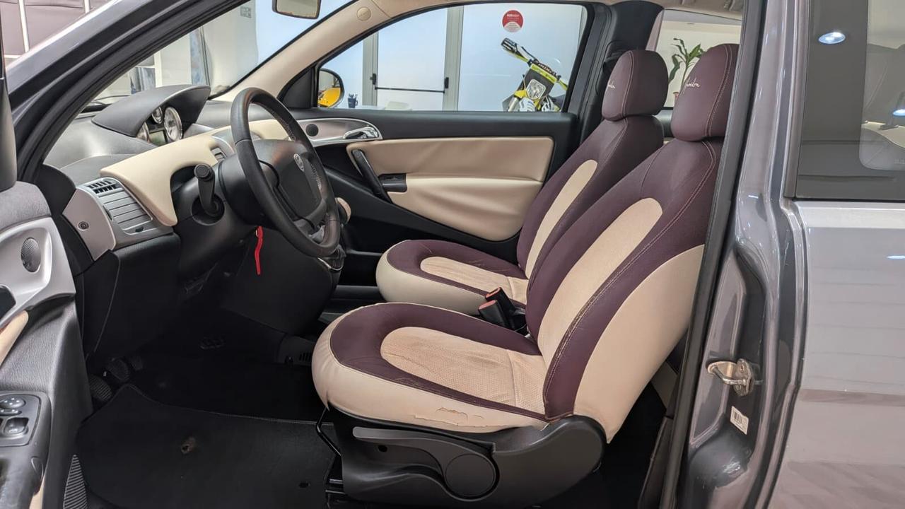 Lancia Ypsilon 1.2 Platino