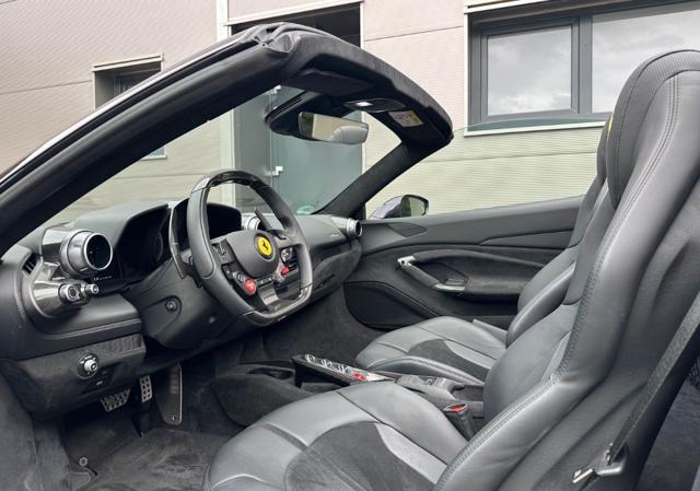 FERRARI F8 Spider "SPEDIZIONE SU RICHIESTA IN TUTTO IL MONDO"
