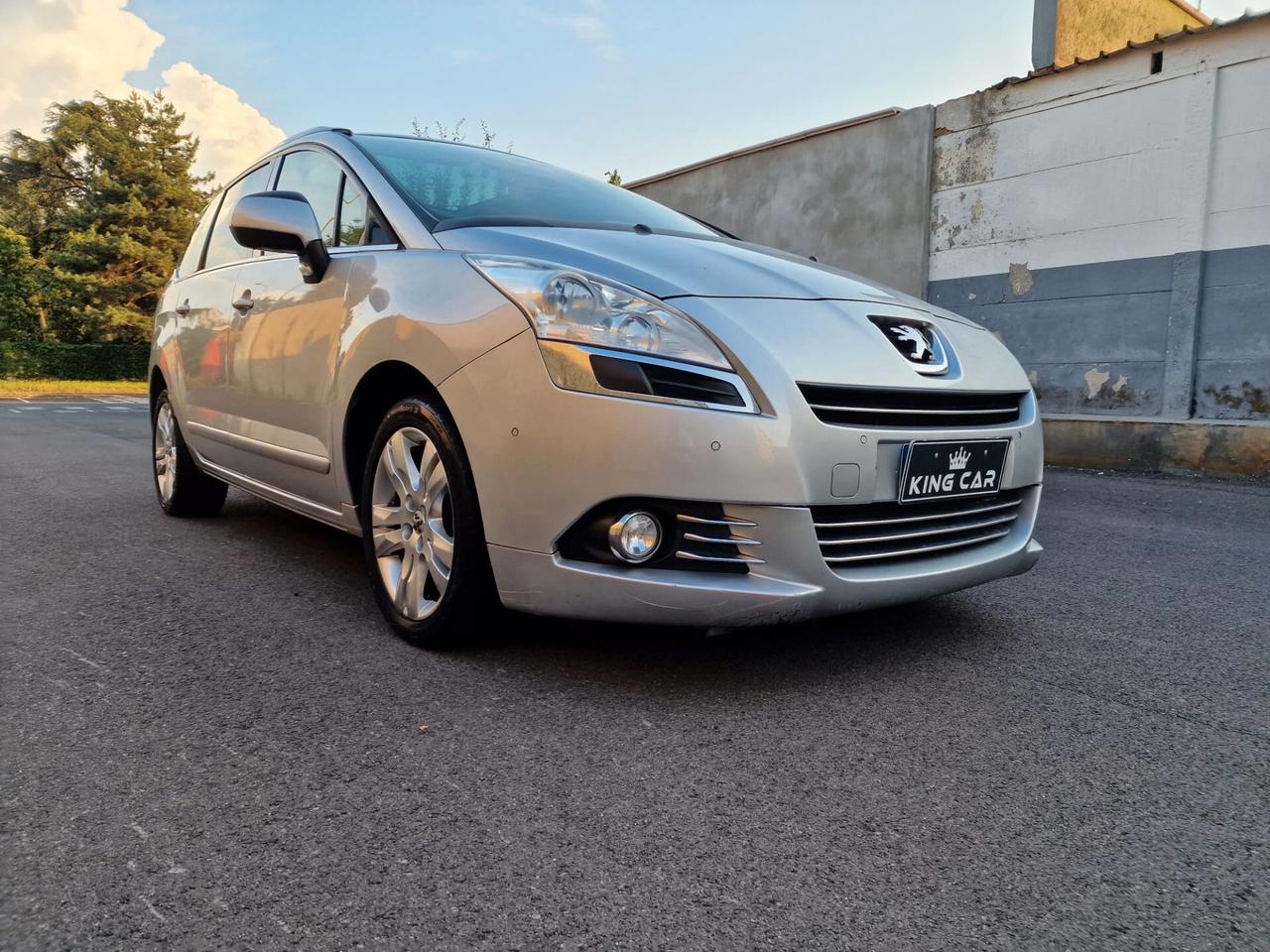 Peugeot 5008 2.0 HDi 150CV Féline