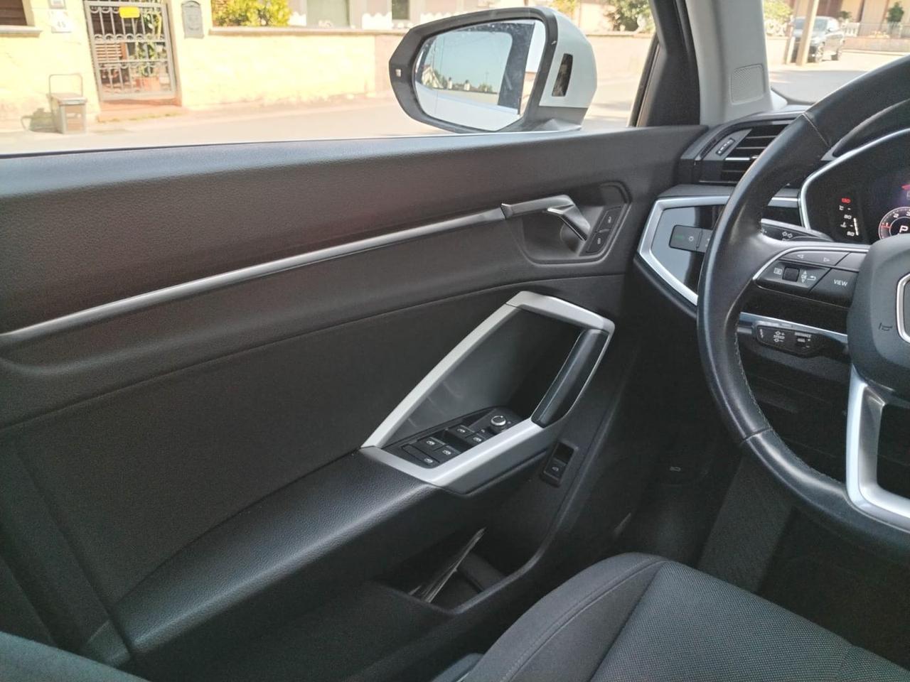 Audi Q3 S Line 2.0 35 TDI #5885