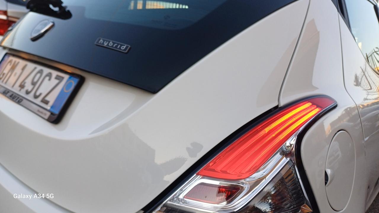 Lancia Ypsilon 1.0 FireFly 5 porte S&S Hybrid Gold Plus