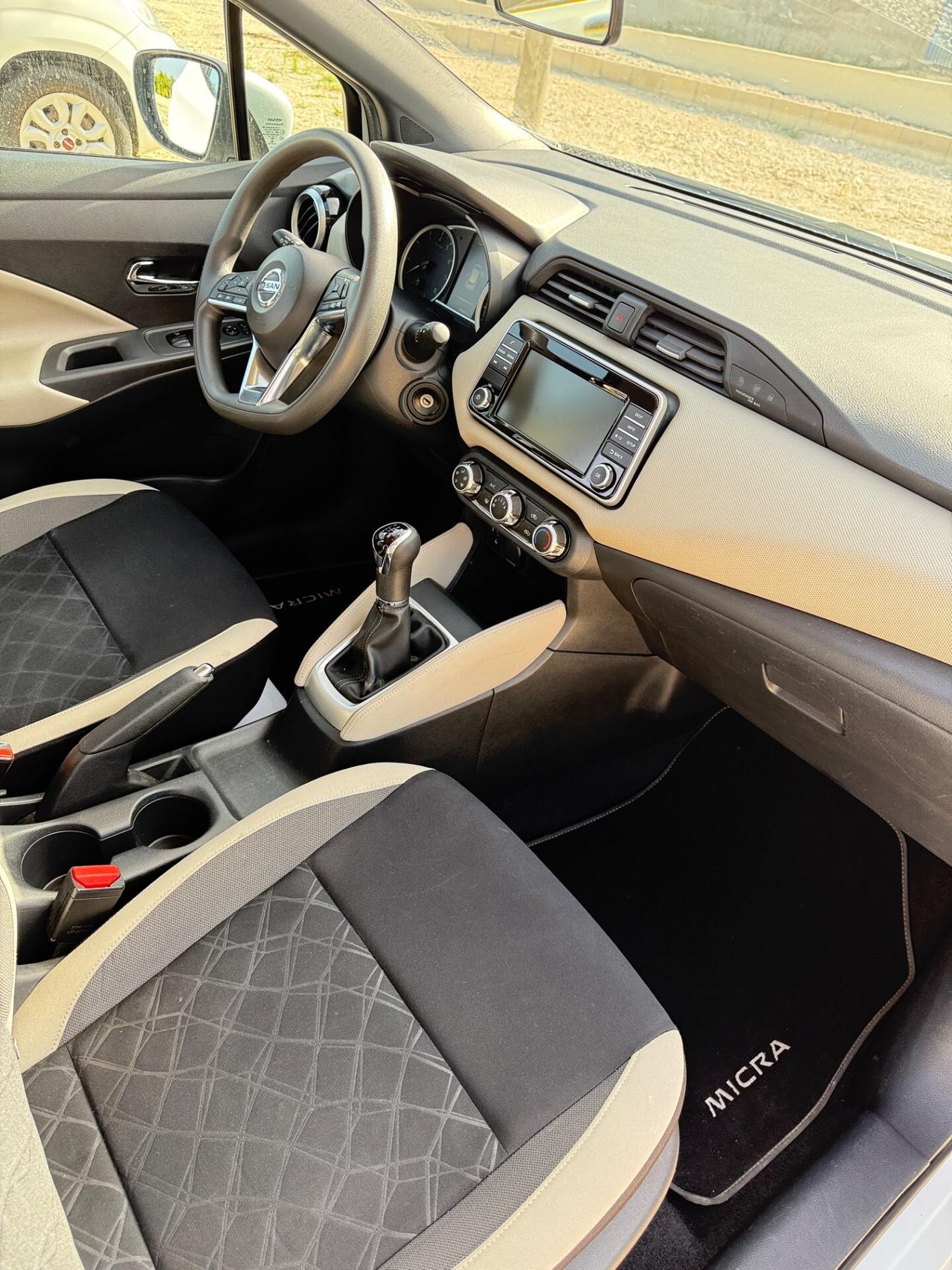 NISSAN Micra Tekna 1.0 71cv 2017 quinta serie 5 porte