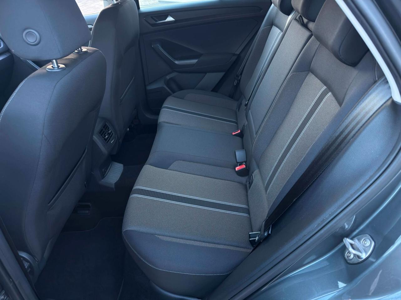 Volkswagen T-Roc 1.6 TDI SCR Business BlueMotion Technology