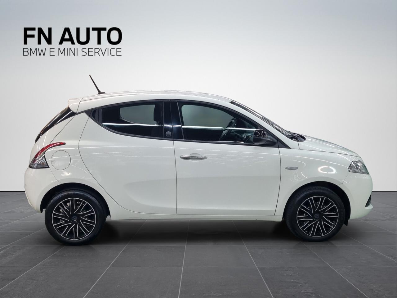 Lancia Ypsilon 1.0 FireFly 5 porte S&S Hybrid Ecochic Gold