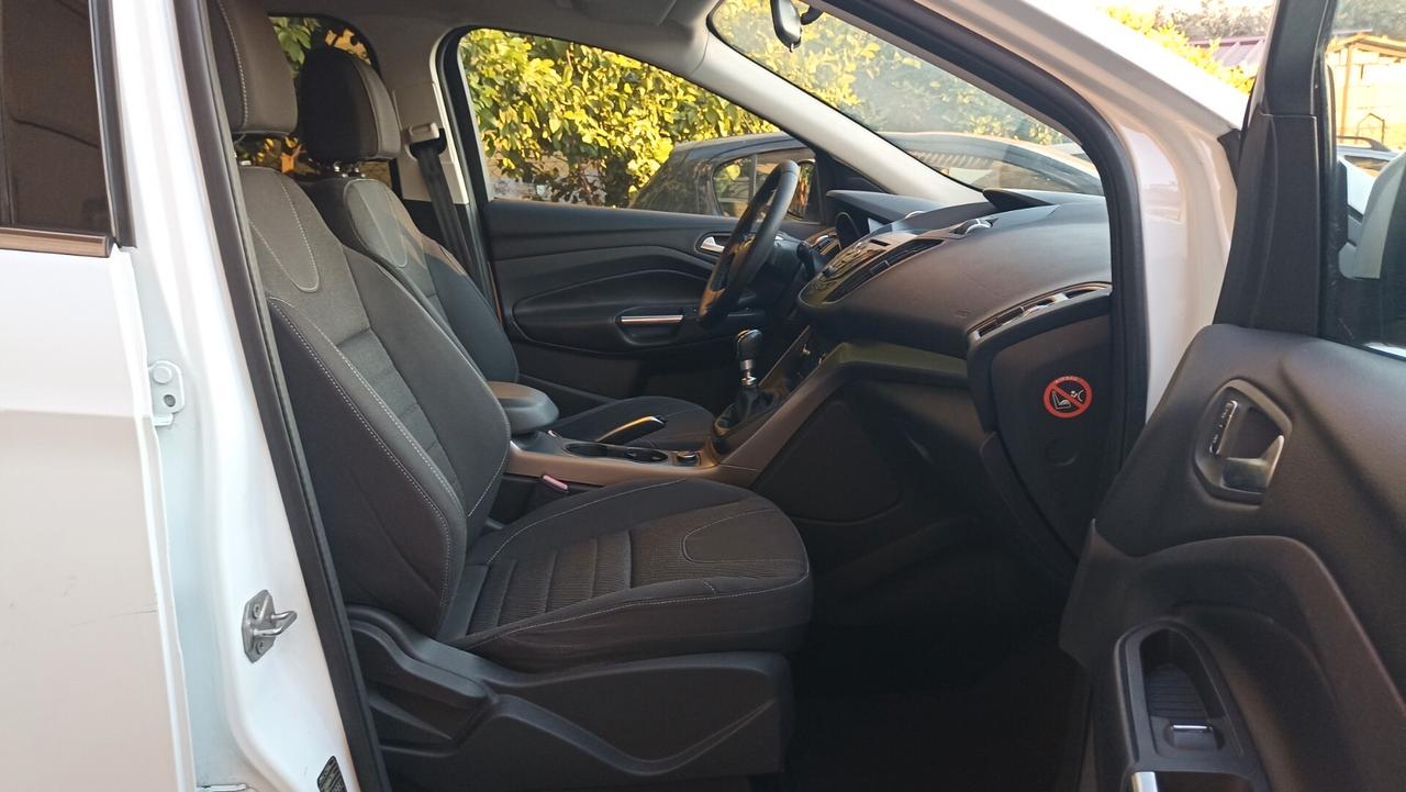 Ford Kuga 2.0 TDCI 140 CV Titanium 2WD