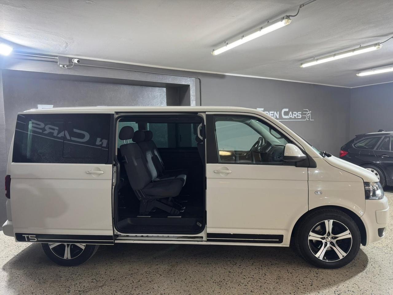 Volkswagen Transporter Caravelle T5 2.5 TDI/131CV Tiptr. PL Trend.