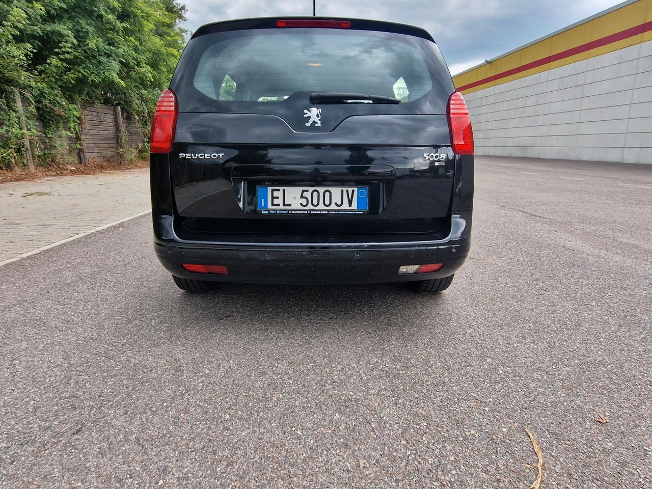 Peugeot 5008 1.6 e-HDi 112CV Stop&Start cambio robotizzato Family