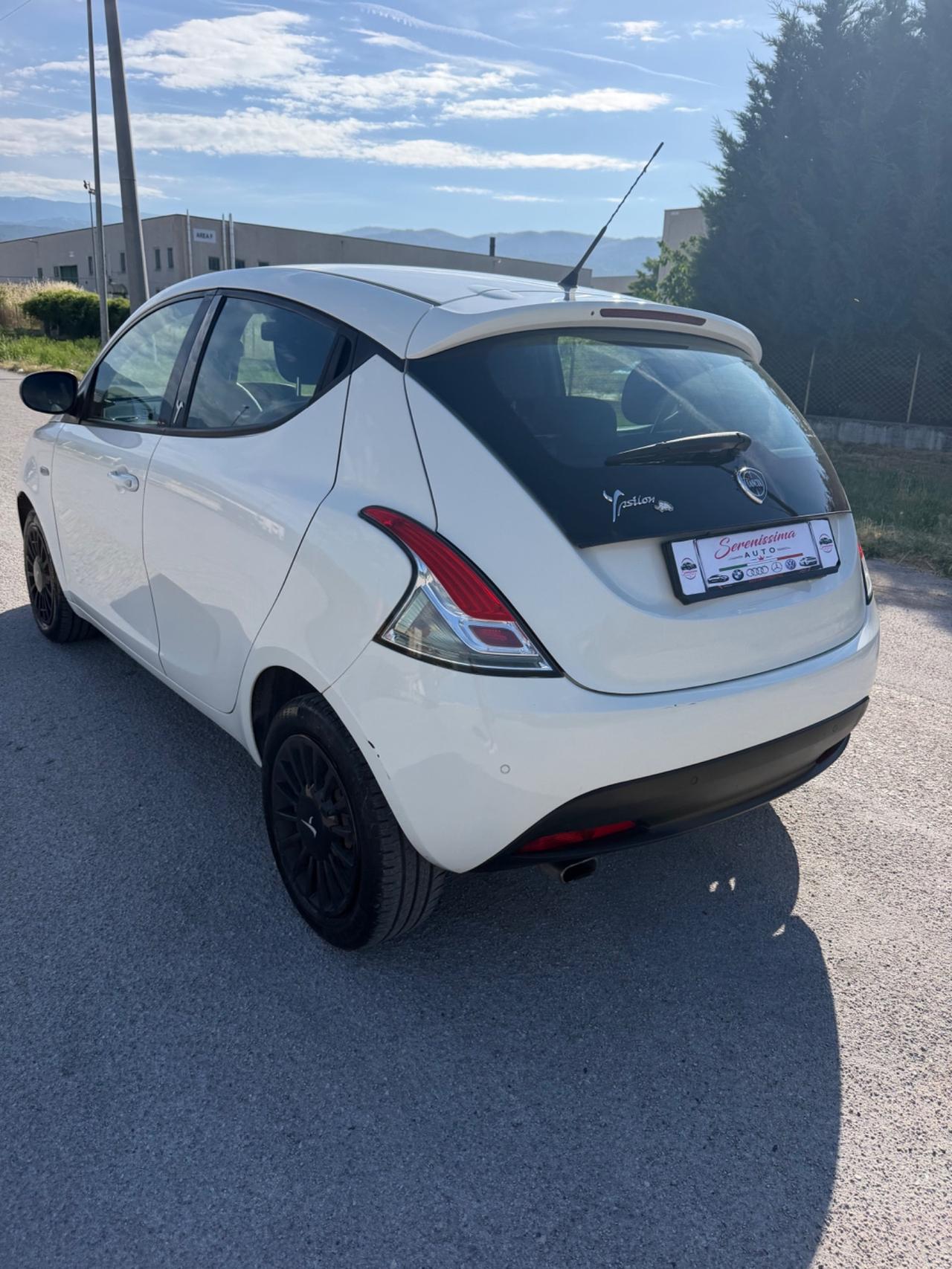 Lancia Ypsilon 1.2 69 CV 5 porte Elefantino