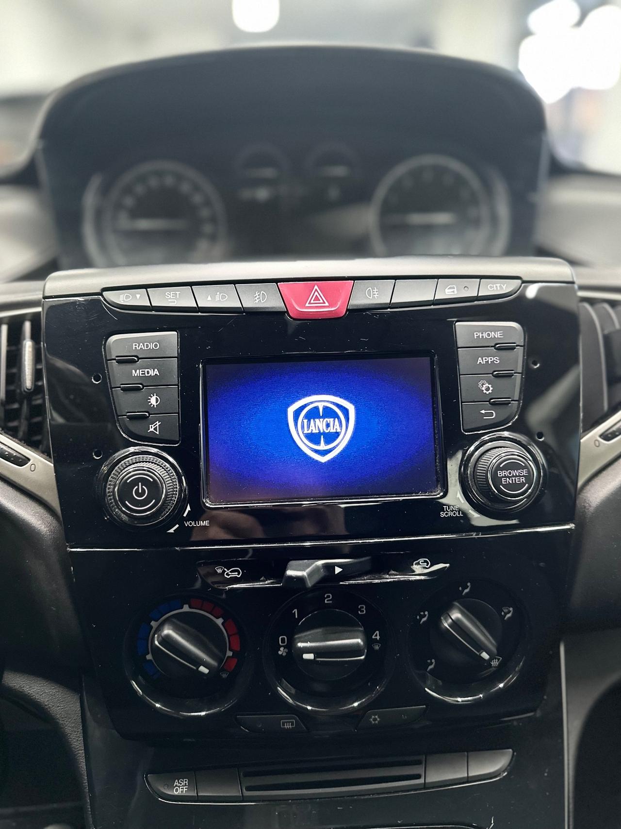 Lancia Ypsilon 1.2 69 CV 5 porte S&S Platinum