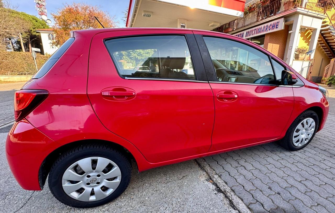 Toyota Yaris 1.3 5 porte Lounge OK NEOPATENTATI