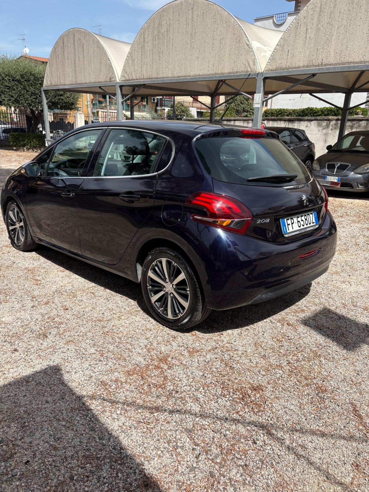 Peugeot 208 PureTech 82 5p. GPL Allure