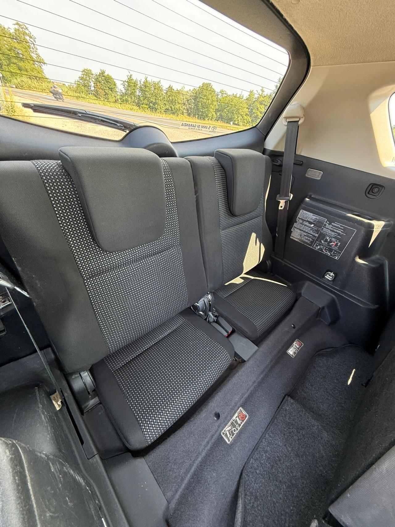 Toyota Corolla Verso 2.2 - 7 POSTI