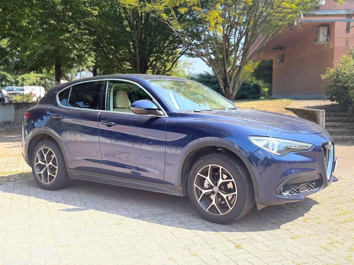 Alfa Romeo Stelvio 2.2 t Business Q4 210cv auto