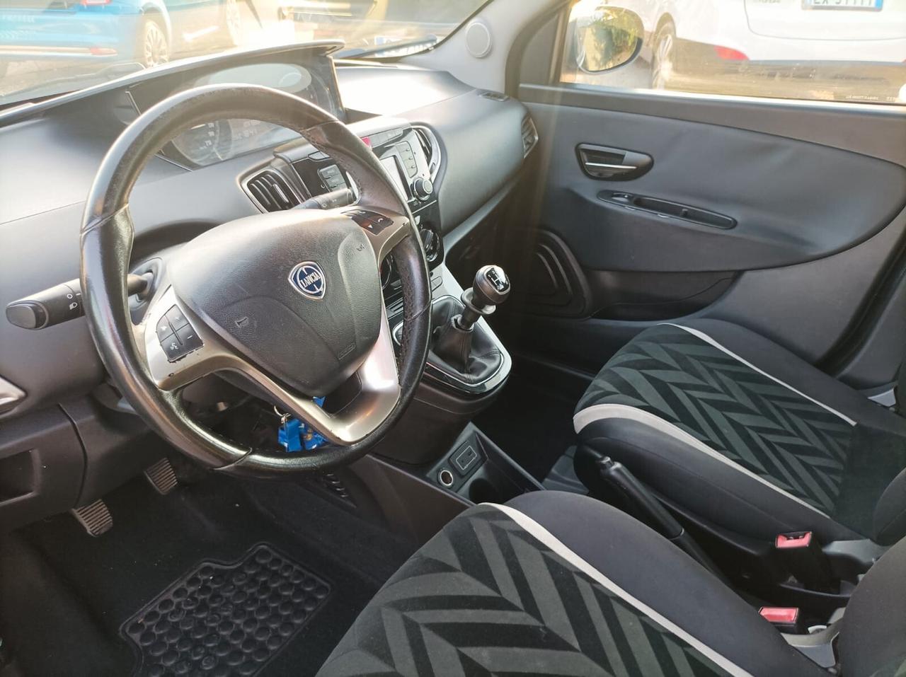 Lancia Ypsilon 1.2 69 CV 5 porte GPL Ecochic Platinum