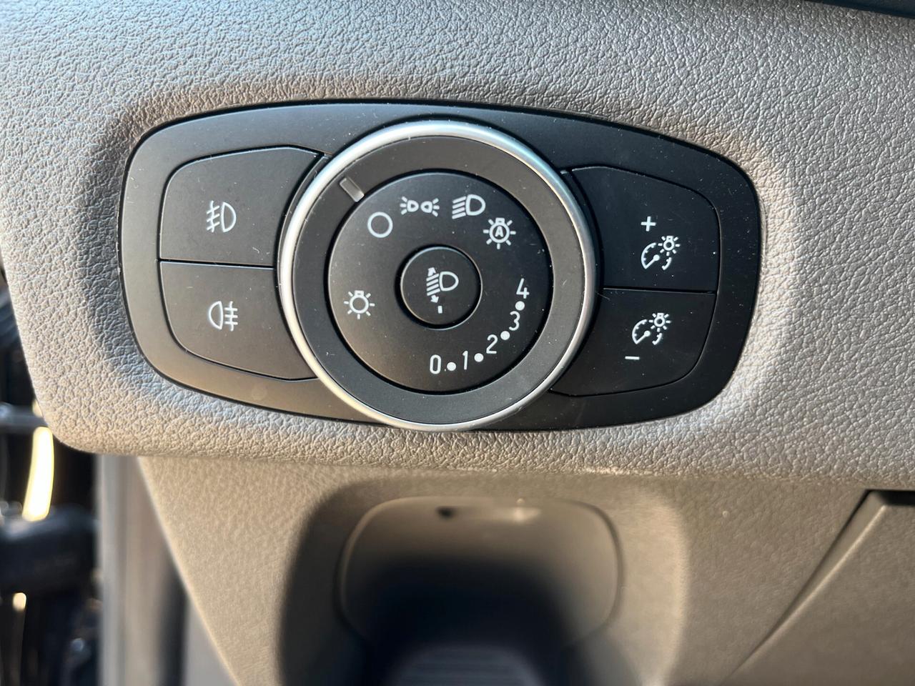 Ford Tourneo Custom 320 2.0 EcoBlue 130CV aut. PC Titanium