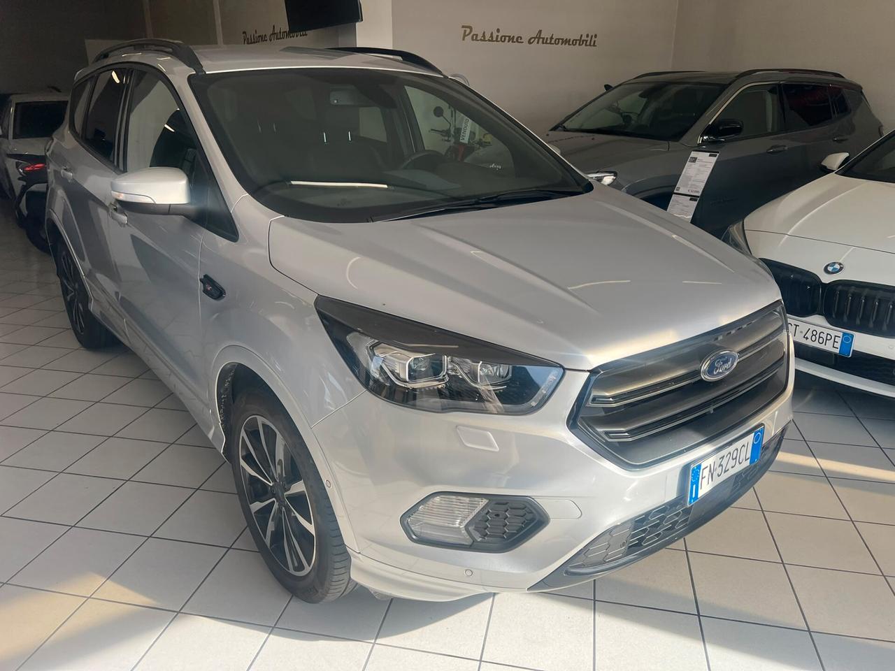Ford Kuga 1.5 TDCI 120 CV S&S 2WD ST-Line