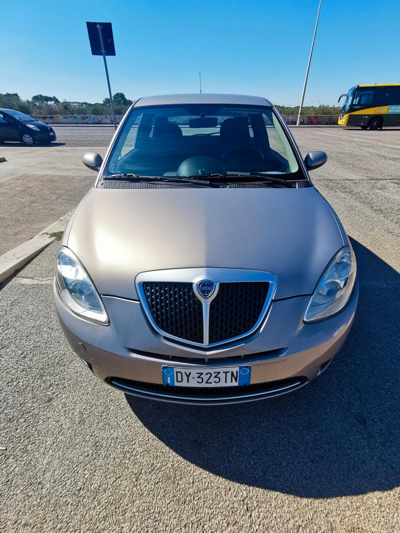 Lancia Ypsilon 1.2 Argento solo km.126000
