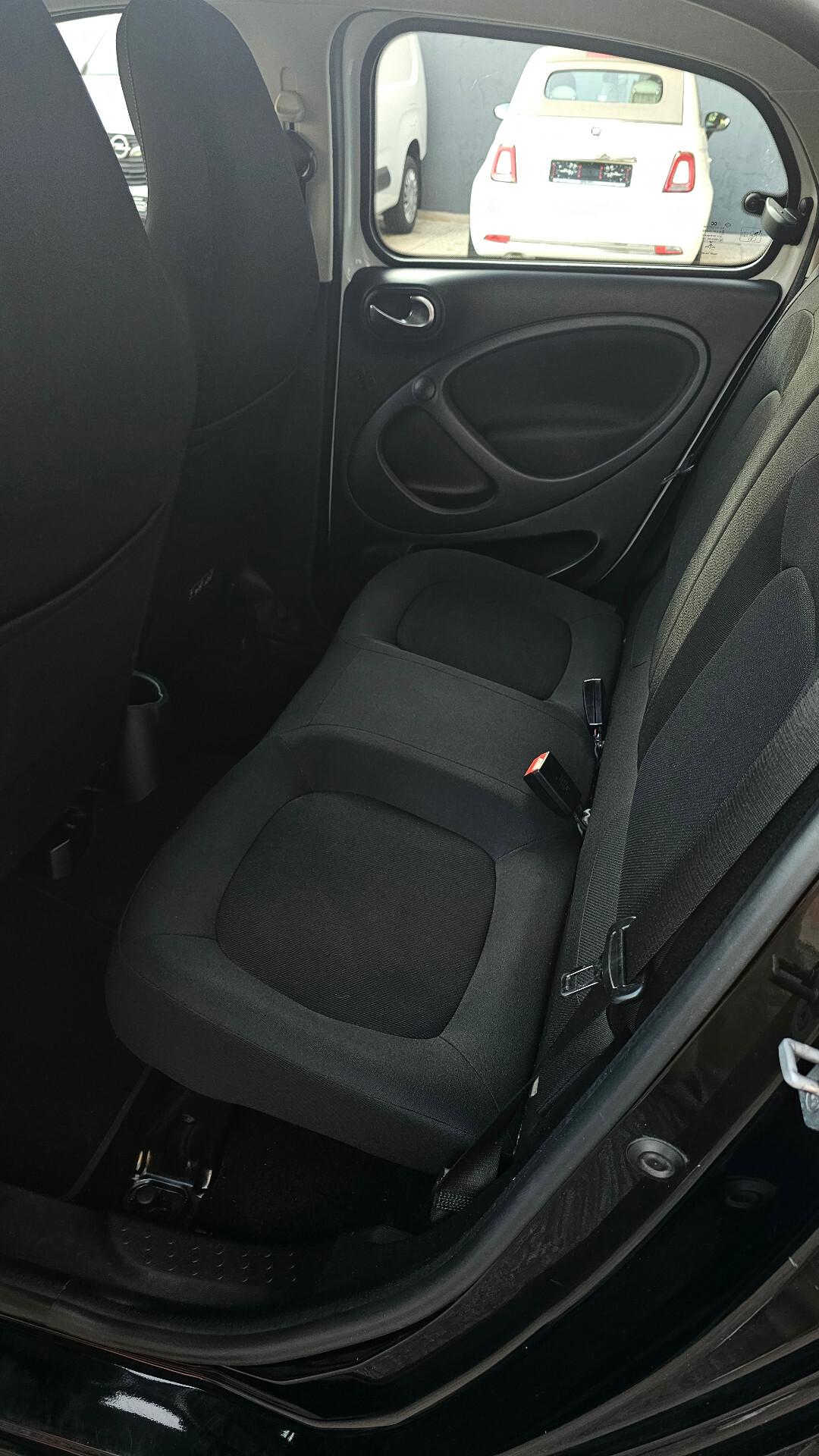 Smart forfour 70 1.0 twinamic Passion PACK SPORT + URBAN NAV TAGL UFF