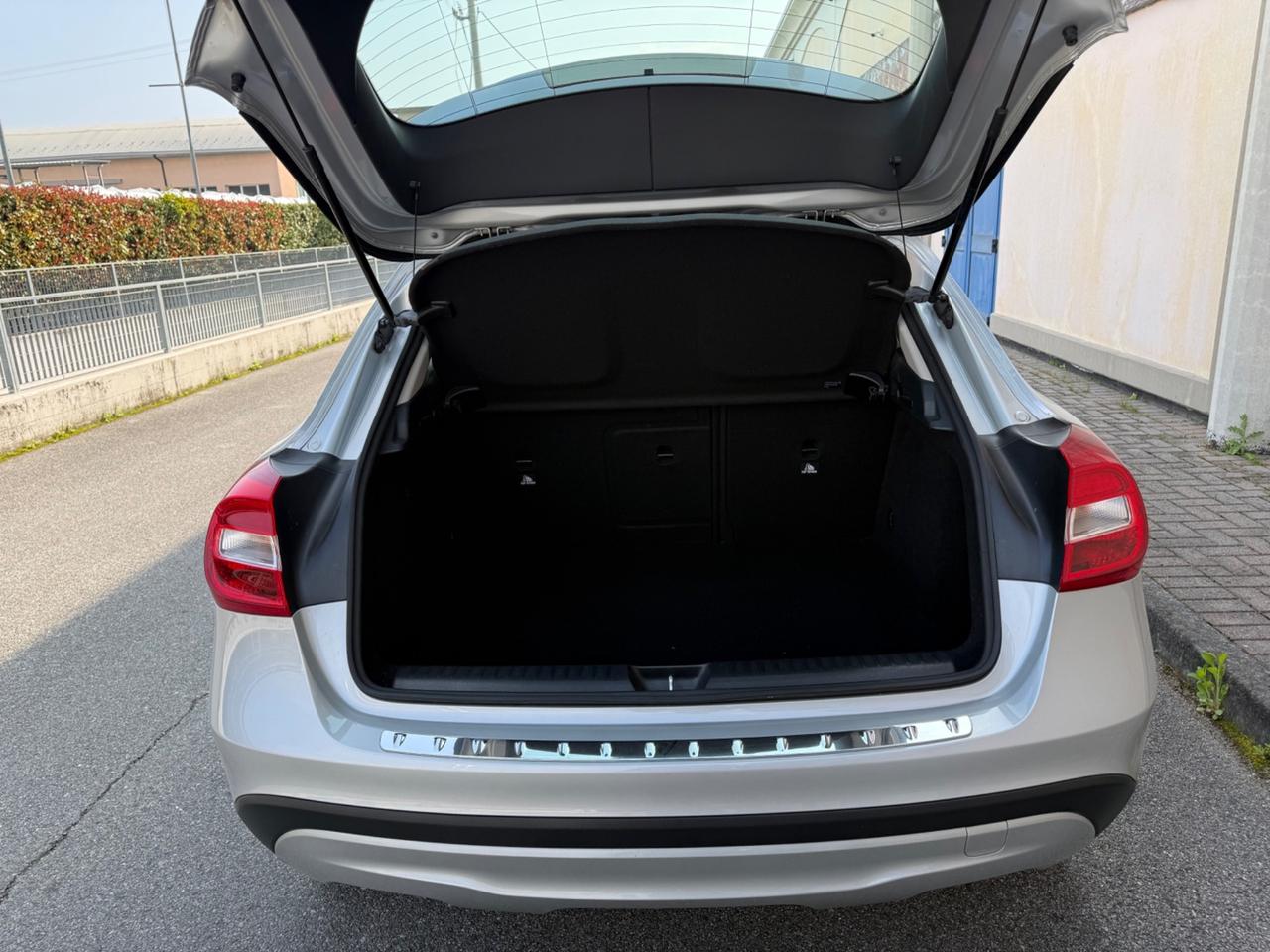 Mercedes-benz GLA 200 d Business