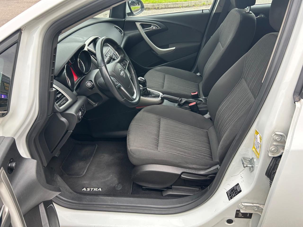Opel Astra 1.4 100CV 5 porte Cosmo*Neo patentati *