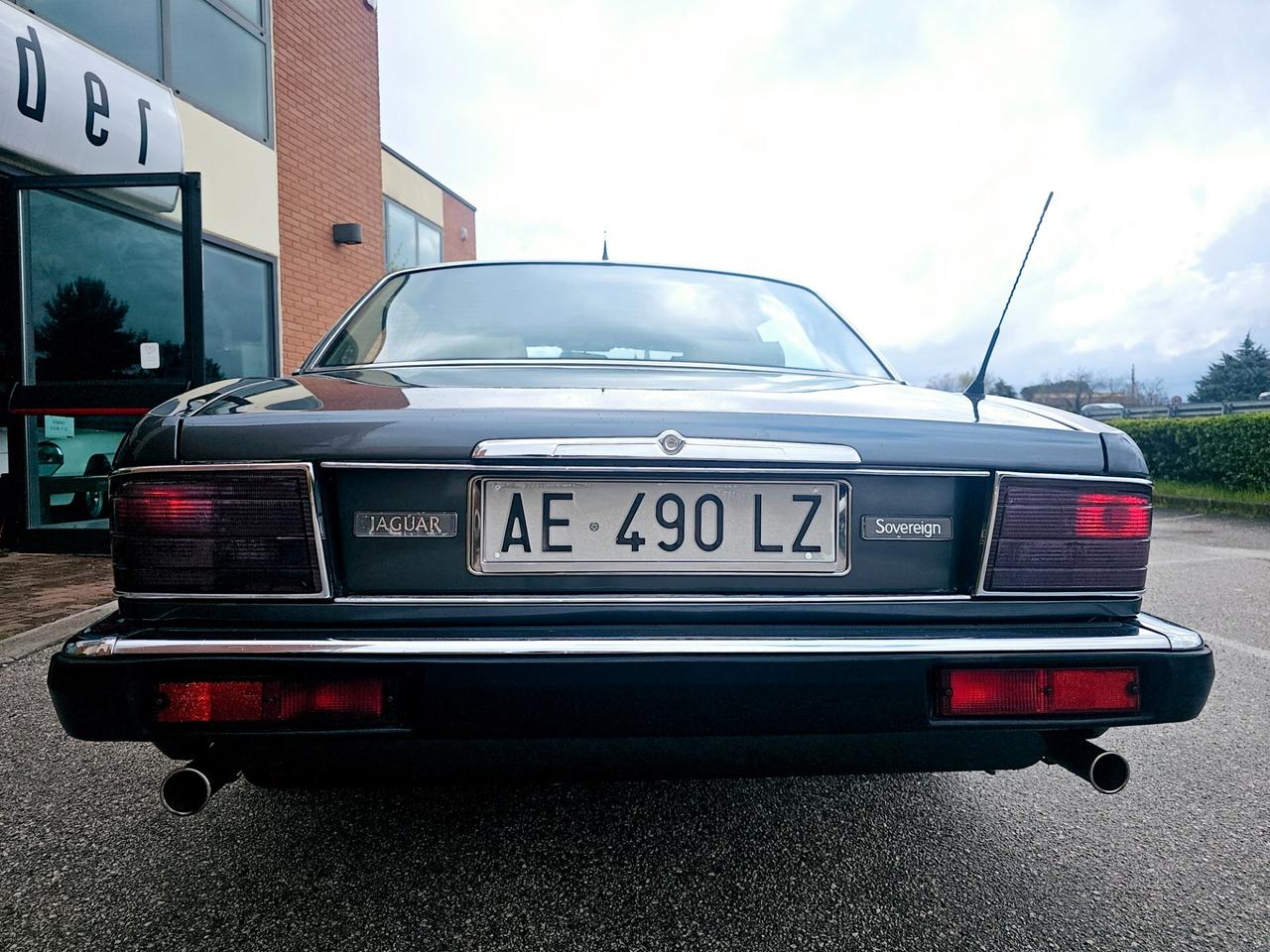 Porsche 944