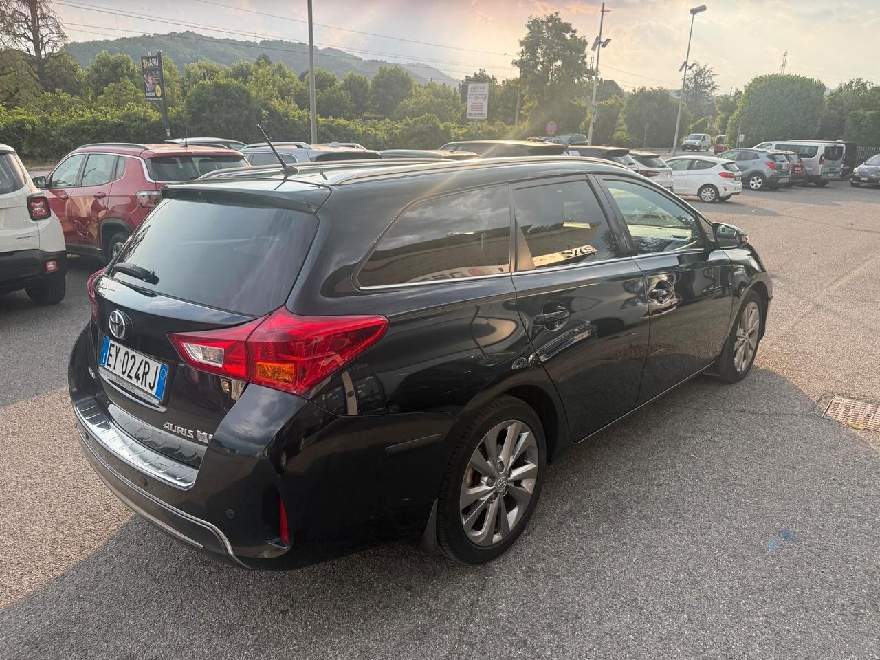 Toyota Auris Touring Sports 1.8 Hybrid Lounge