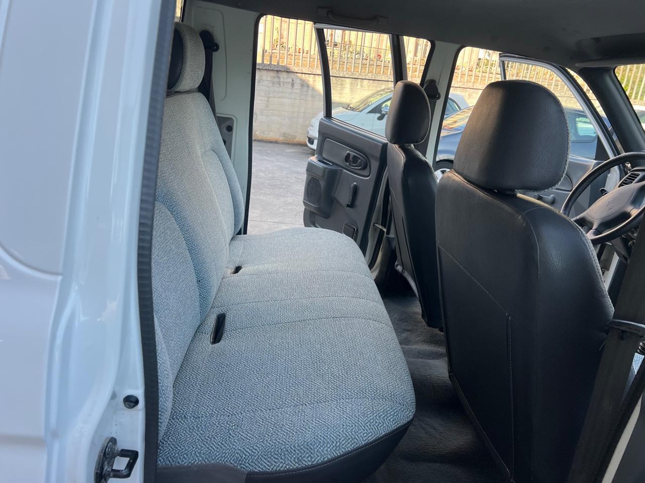 Mitsubishi L200 2.5 TDI 4WD Double Cab Pick-up GL