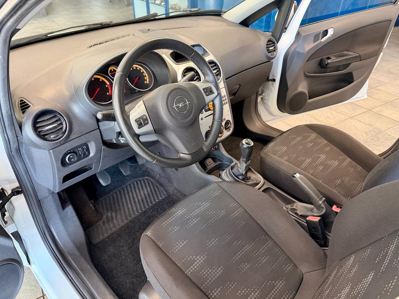 Opel Corsa 1.3 CDTI 95CV 5 porte Cosmo-NEOPATENTATI-