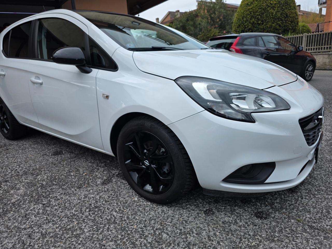 Opel Corsa 1.2 Coupé b-Color