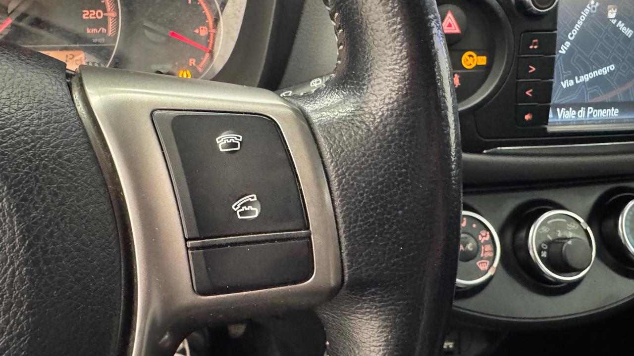 Toyota Yaris 1.4 D-4D 5 porte Lounge-2015