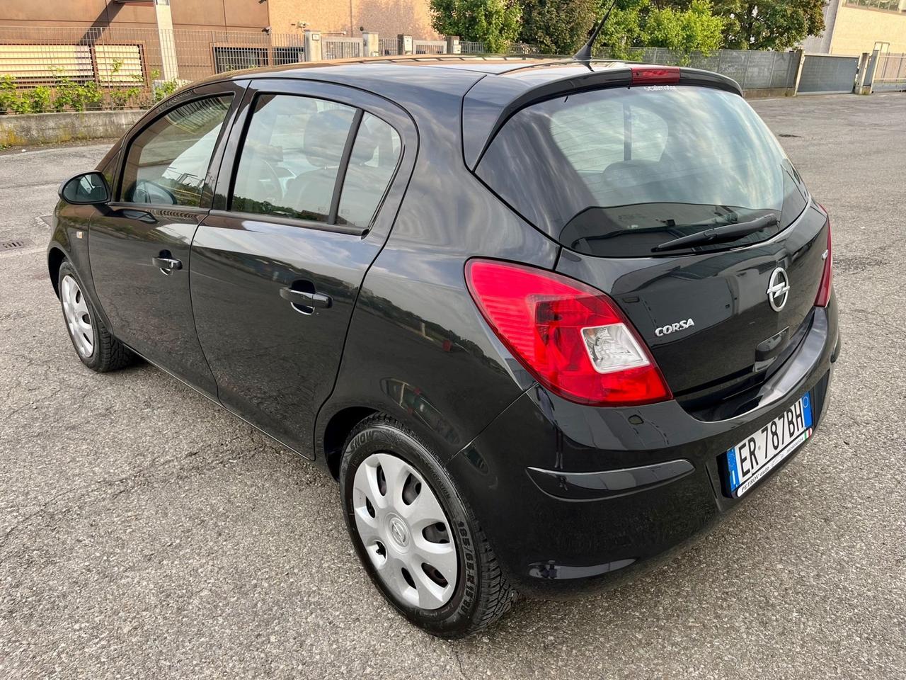 Opel Corsa 1.3d 2013 142.000km catena appena sostituita