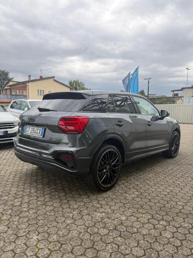 AUDI Q2 35 TFSI S tronic Identity Black