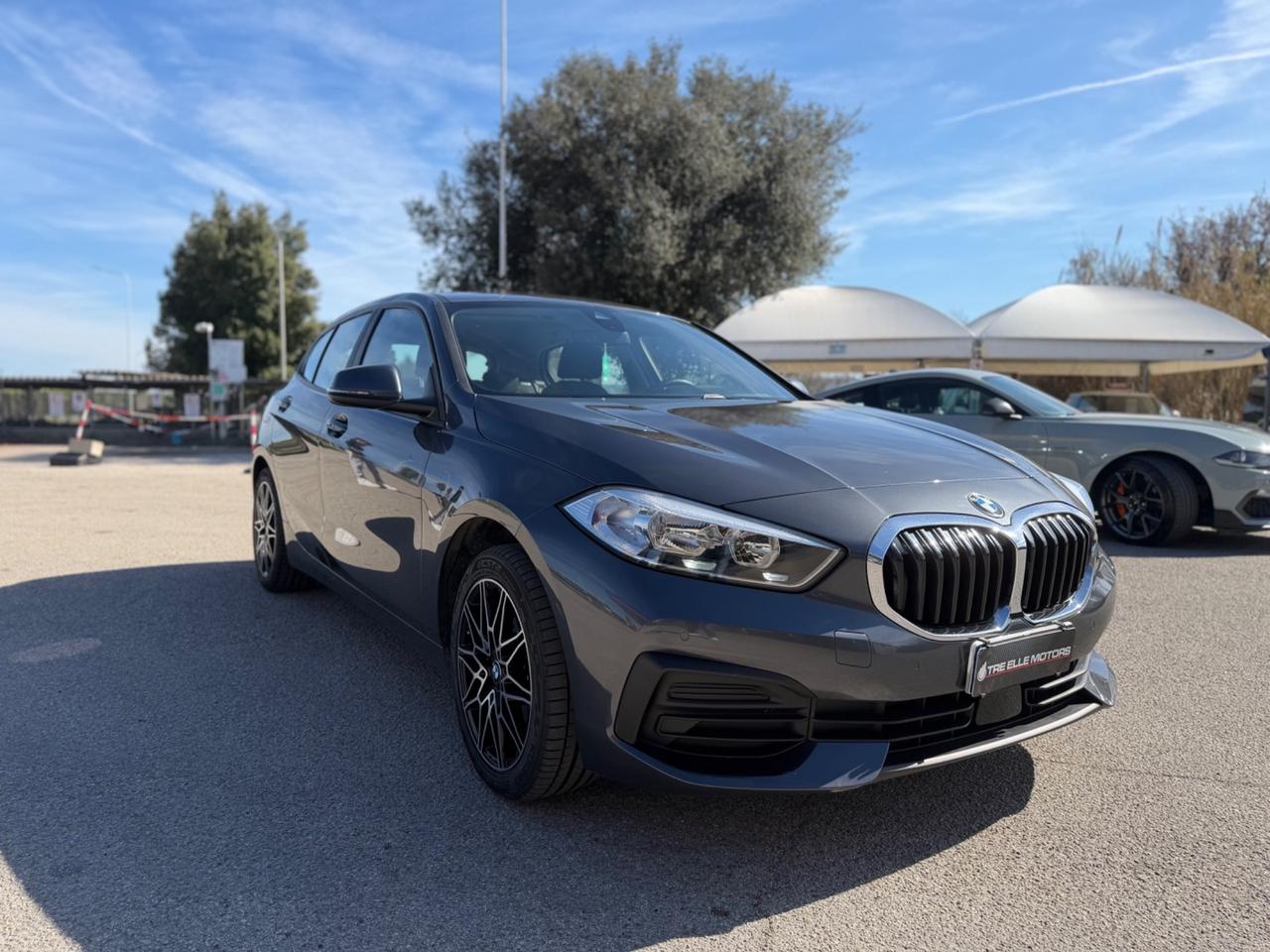 Bmw 116 116d 5p. Business Advantage