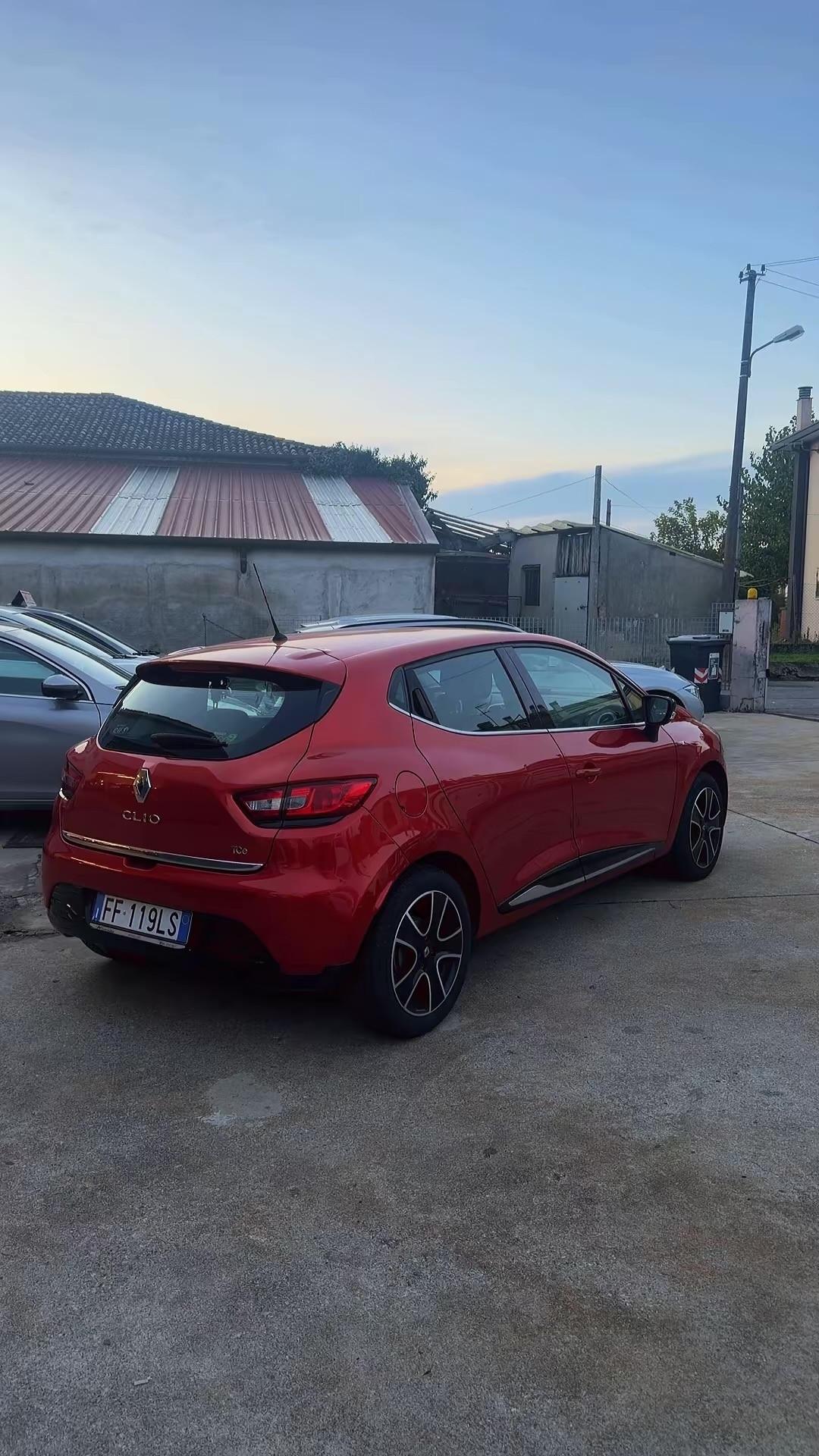 Renault Clio TCe 12V 90CV Start&Stop 5 porte Energy Intens