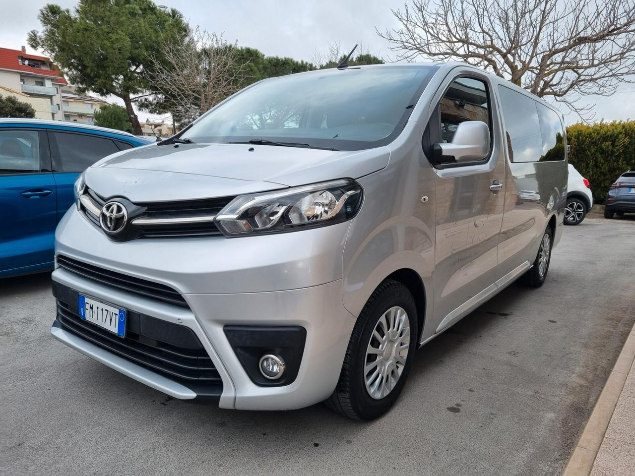 Toyota Proace Verso 1.4D STYLE disabili