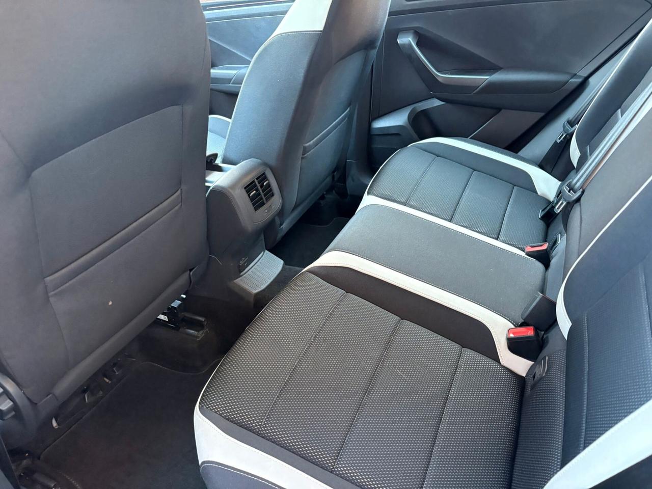 Volkswagen T-Roc 1.6 TDI SCR Advanced BlueMotion Technology