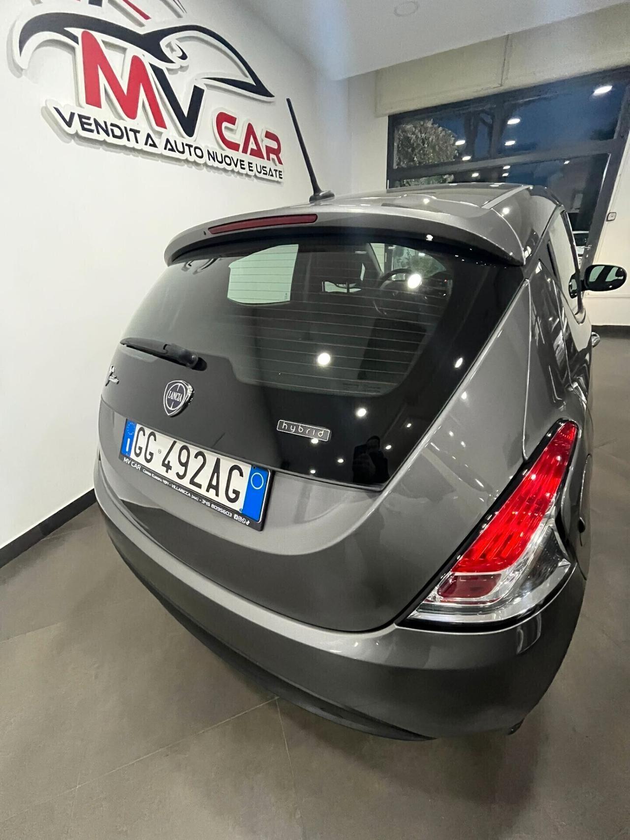 Lancia Ypsilon 1.0 5 porte S&S Benzina Hybrid Ecochic Gold