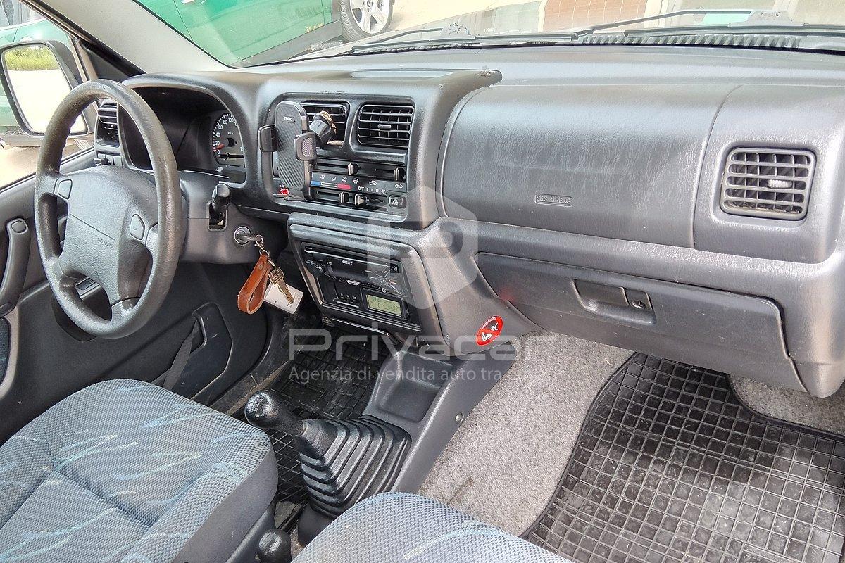 SUZUKI Jimny 1.3i 16V cat 4WD JLX
