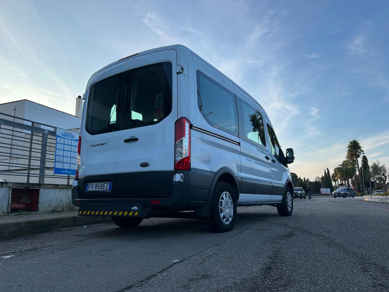 Ford Transit 350 2.0TDCi EcoBlue 130CV 9 posti+pedana disabili