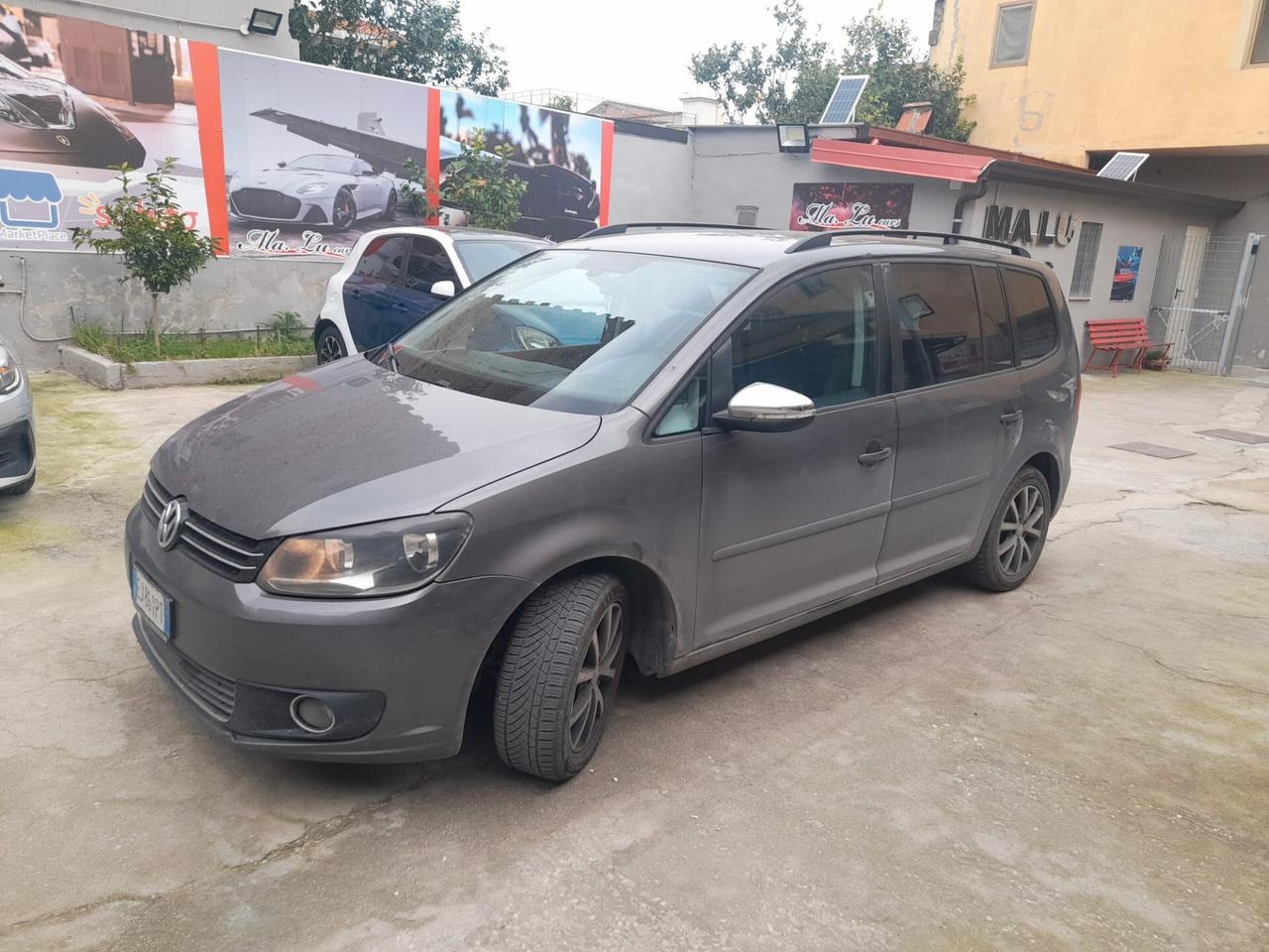 Volkswagen Touran 1.6 diesel 7 posti con garanzia-2011