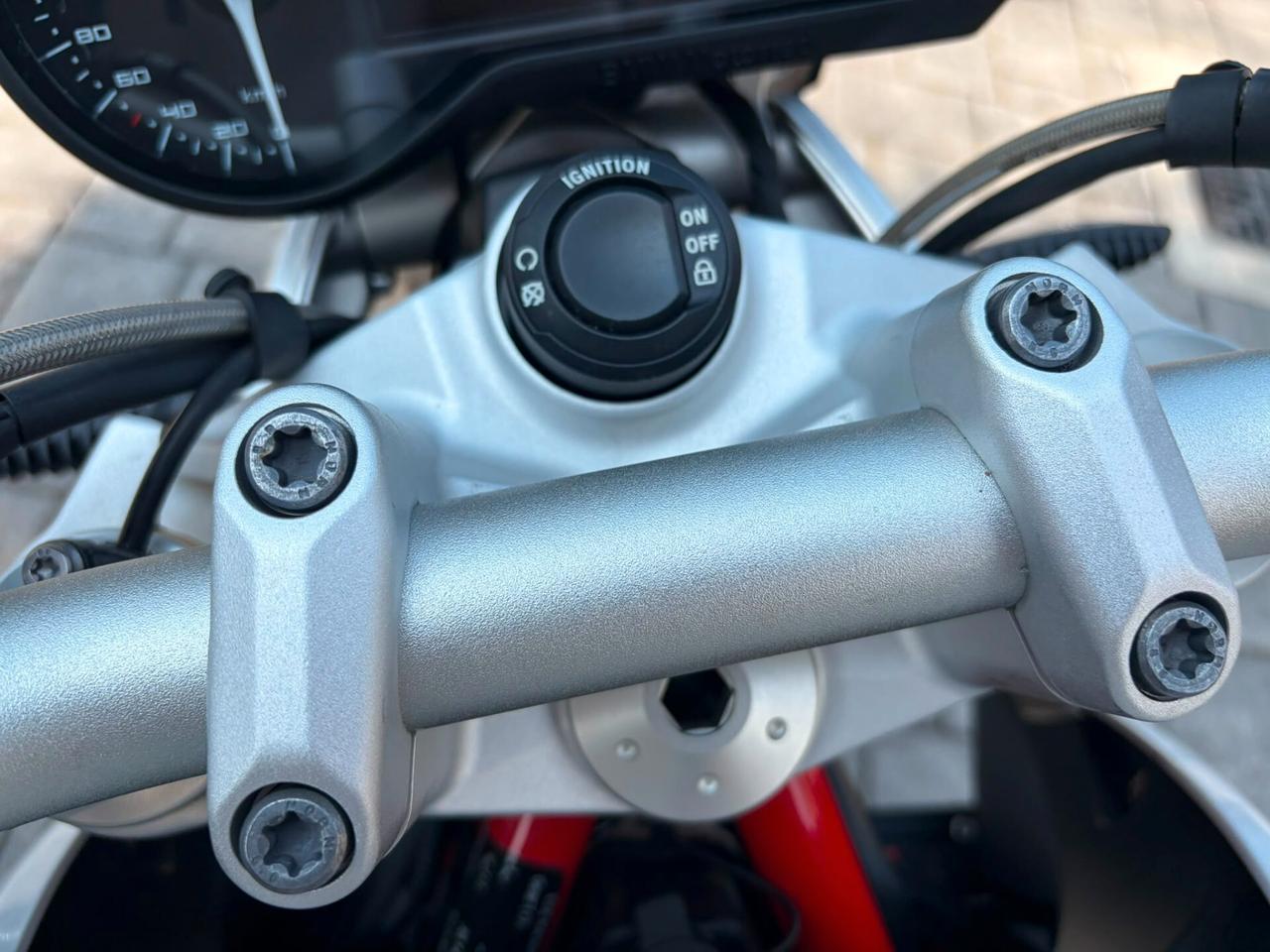 Bmw R 1200 R solo 15.000 km - ESA - KEYLESS GO - MANOPOLE RISCALDATE