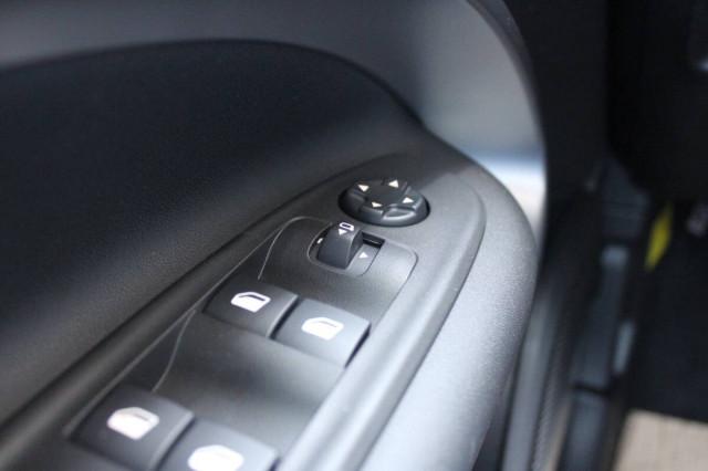 Jeep Avenger 1.2 t. e-hybrid Summit fwd 110cv AUTO con CarPlay