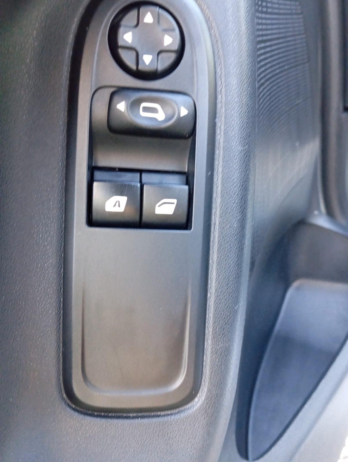 Citroen C3 BlueHDi 75 Feel unipro ben tenuta