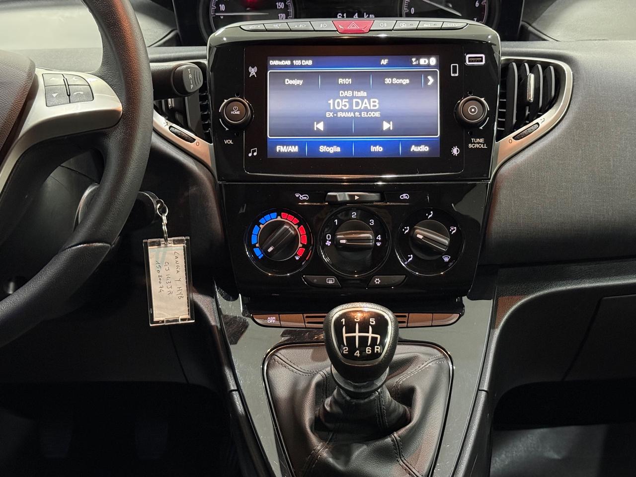 Lancia Ypsilon 1.0 FireFly S&S Hybrid Gold