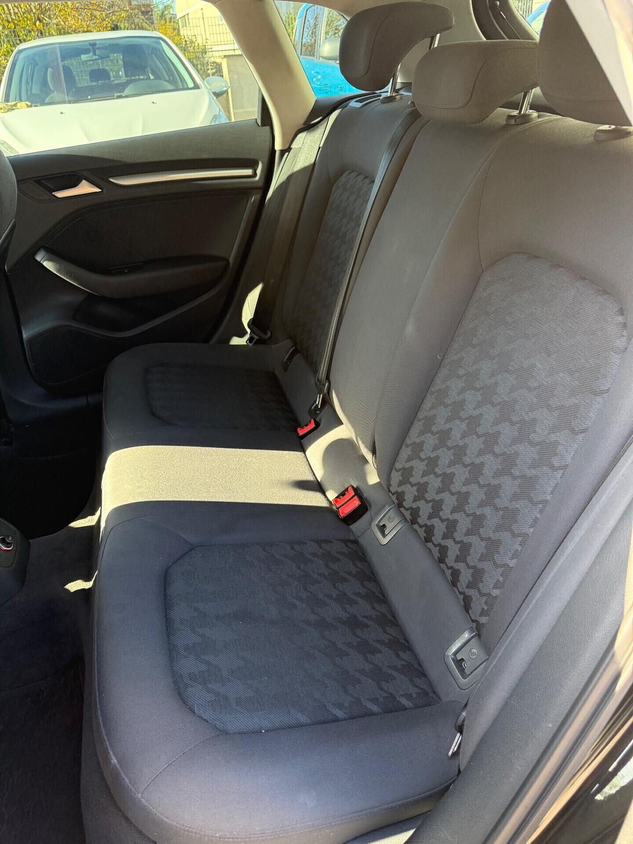 Audi A3 SPB 1.6 TDI clean diesel S tronic Business