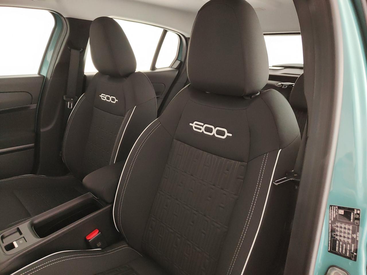 Fiat 600 Hybrid 110 CV DCT MHEV Business