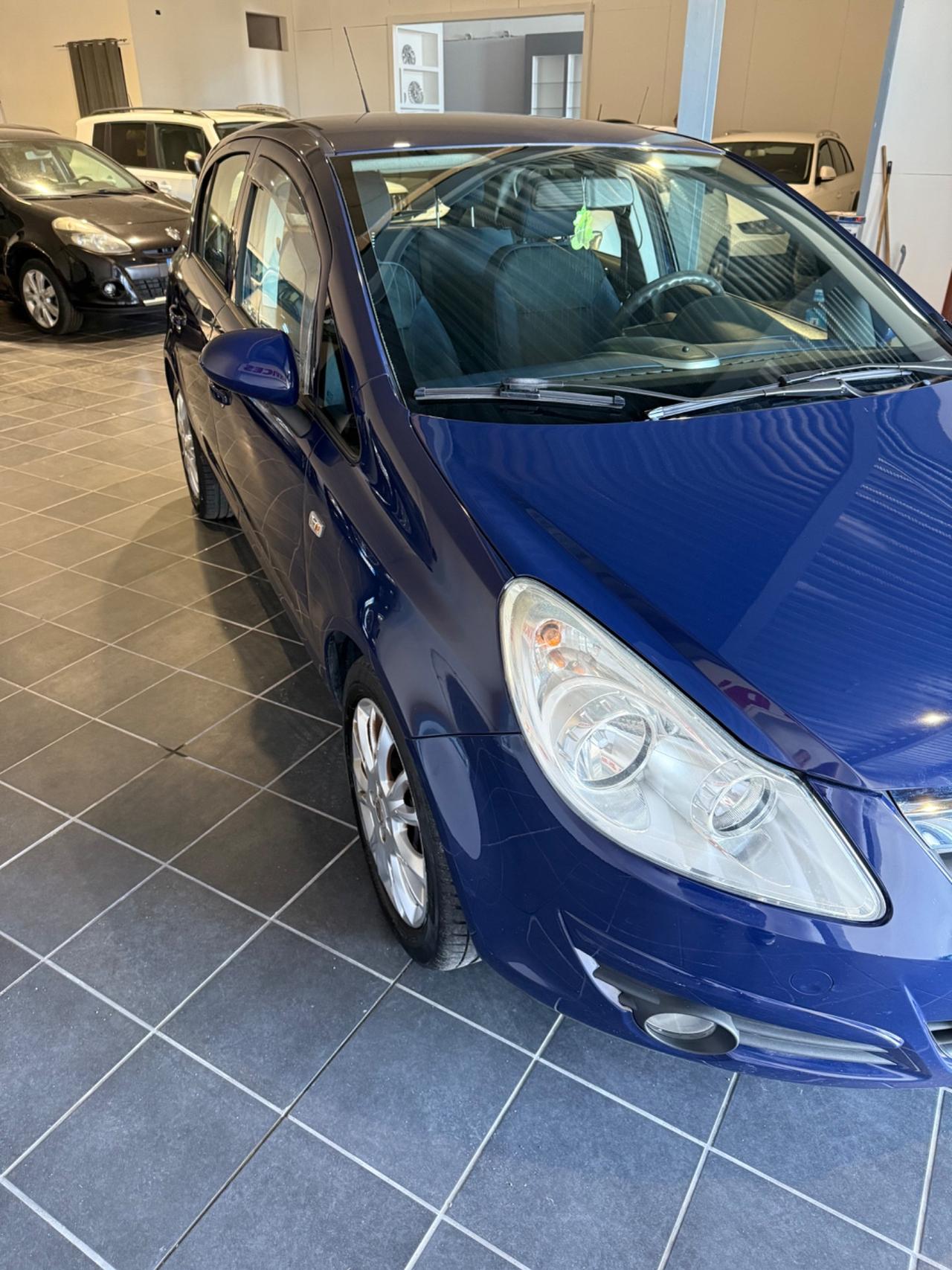 Opel Corsa 1.2 5 porte Cosmo
