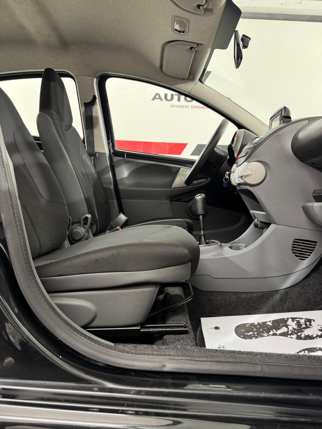 Toyota Aygo 1.0 12V VVT-i 5 porte Deep Ocean Connect MMT