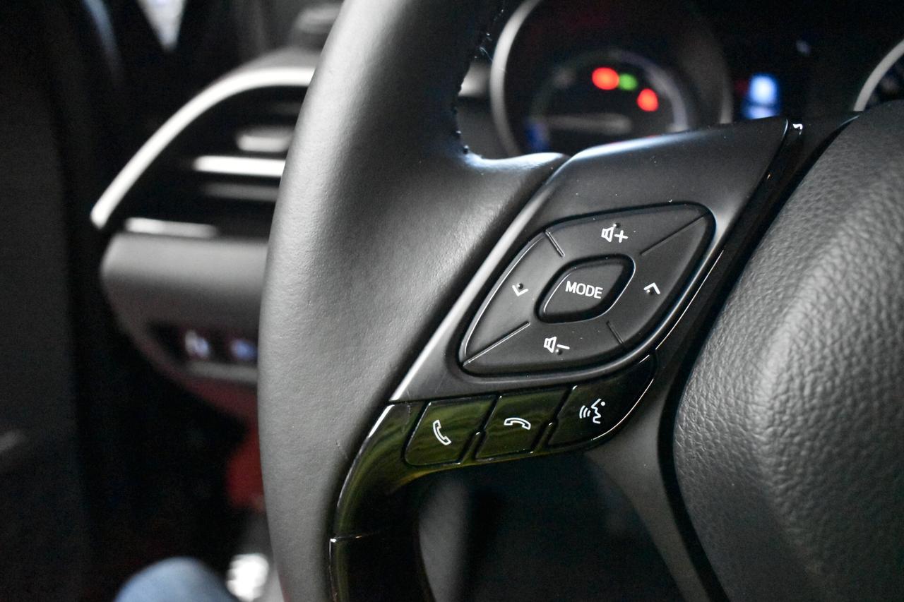 Toyota C-HR 1.8 Hybrid E-CVT Business